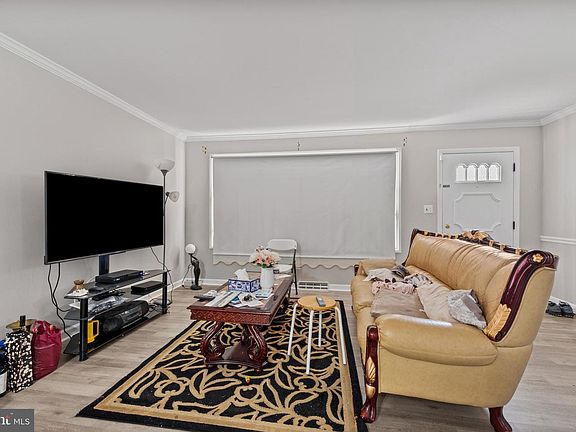 2nd image of 2308 Hamiltowne Cir