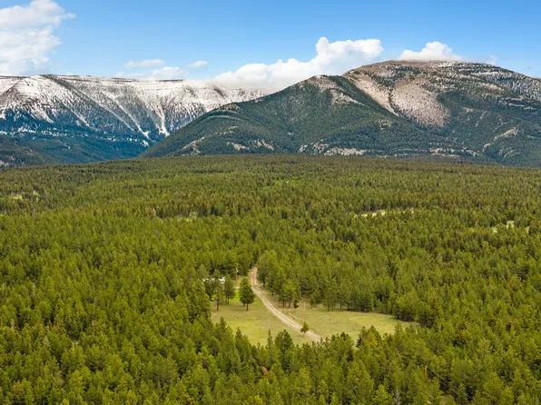 125 Golden Bear Ln, Judith Gap, MT 59453