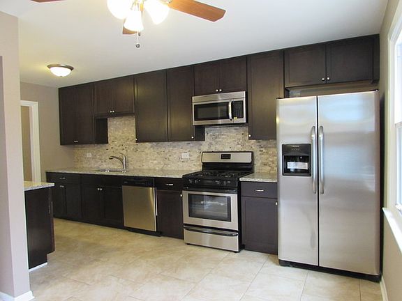 5th image of 512 W Arquilla Dr