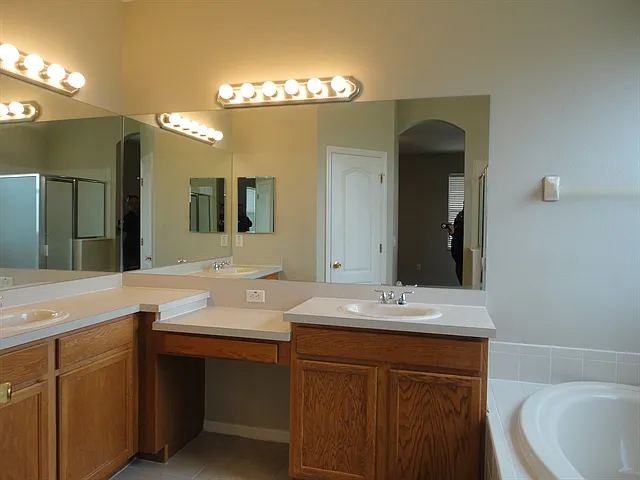 1128 Napolean Way — Photo 11