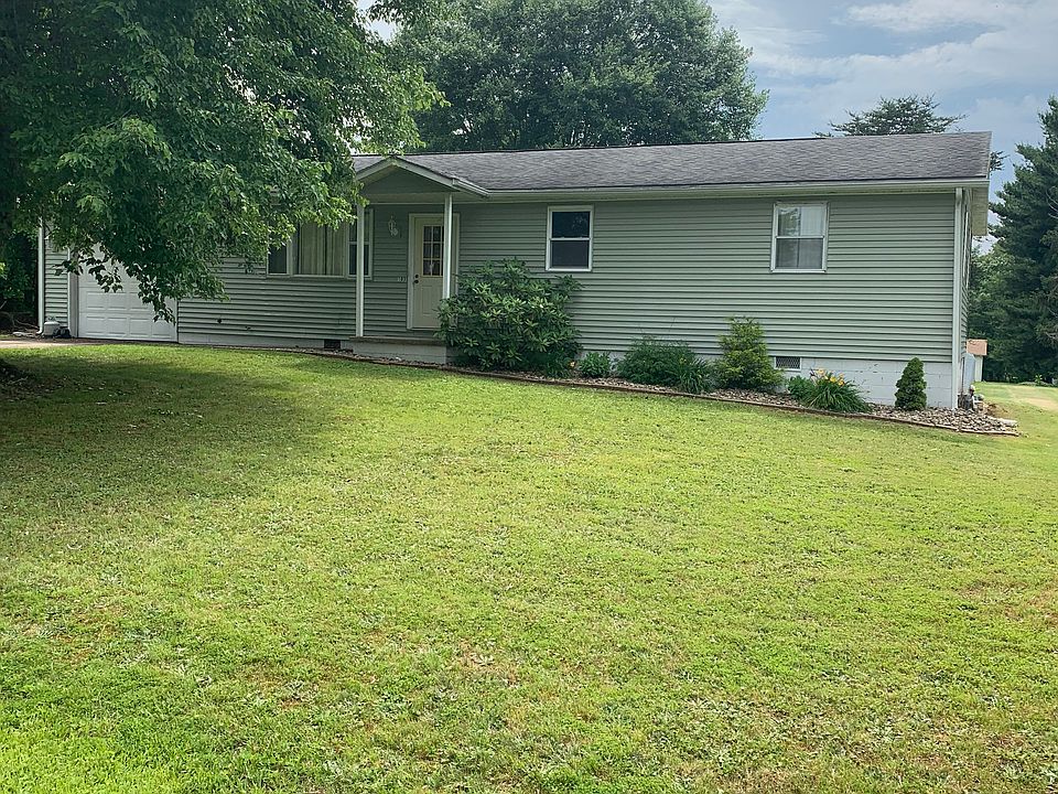 1st image of 103 Oak Dr