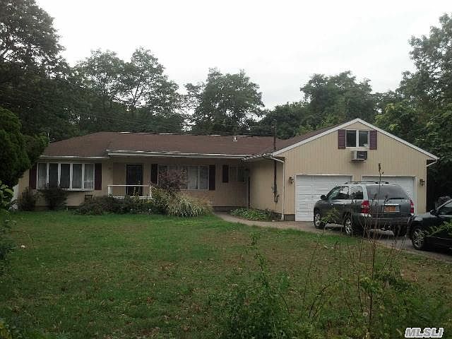 1st image of 17 Pineacre Dr