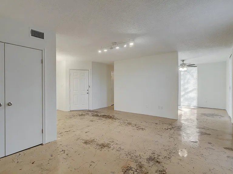 1112 W Lawrence St #9 — Photo 12
