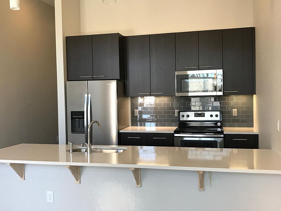 Open floorplan for Kitchen & living space