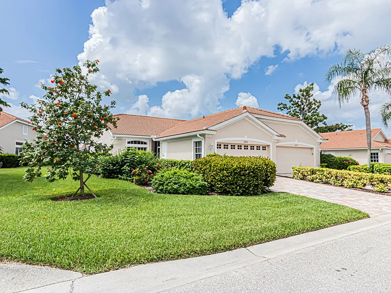 12855 Devonshire Lakes Cir — Photo 1