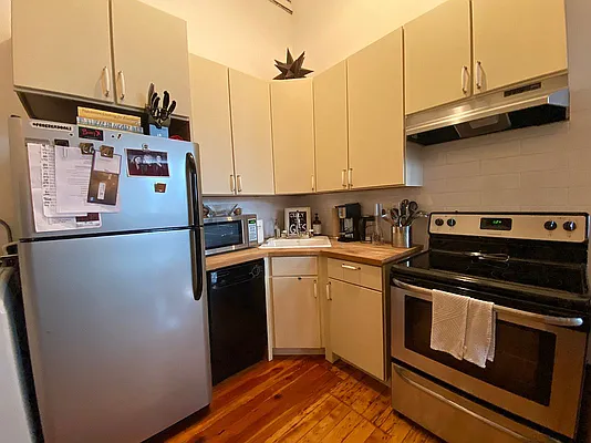 Rented by Dream Space Realty | media 10