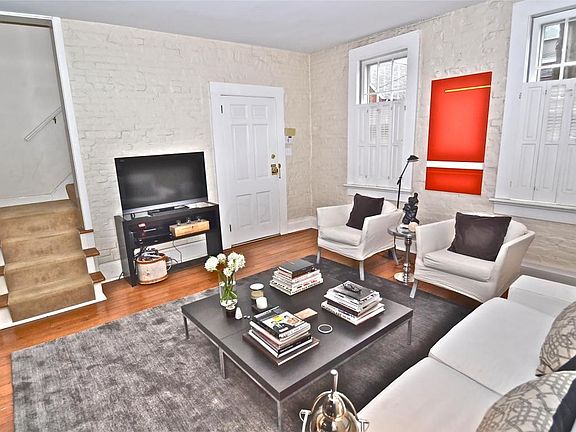 5th image of 236 Jackson St #A