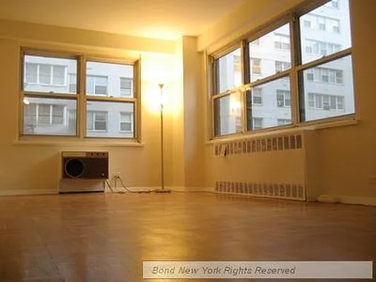 Rented by Bond New York | media 6