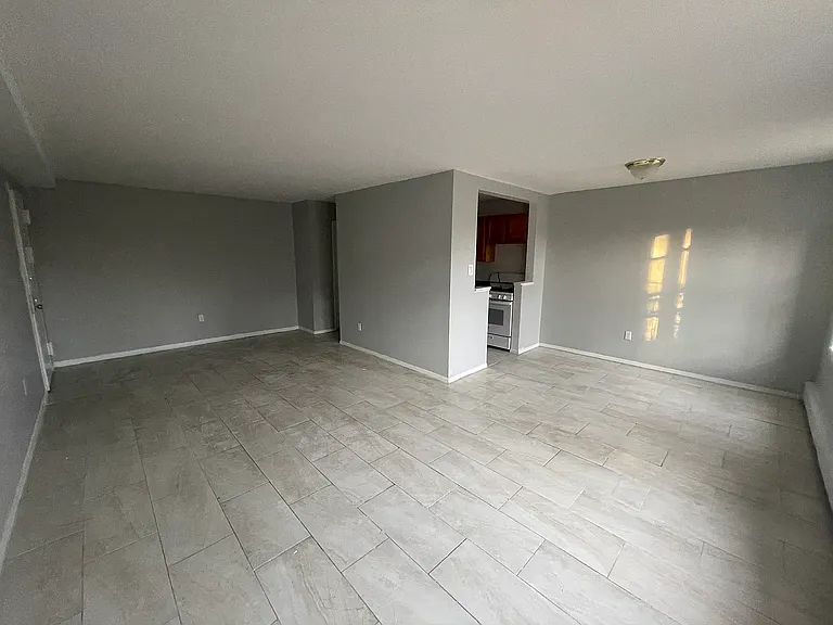 5815 Snyder Ave #2B — Photo 2