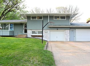 307 97th Ln NW, Coon Rapids, MN 55433