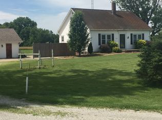 15488 E National Rd, Marshall, IL 62441