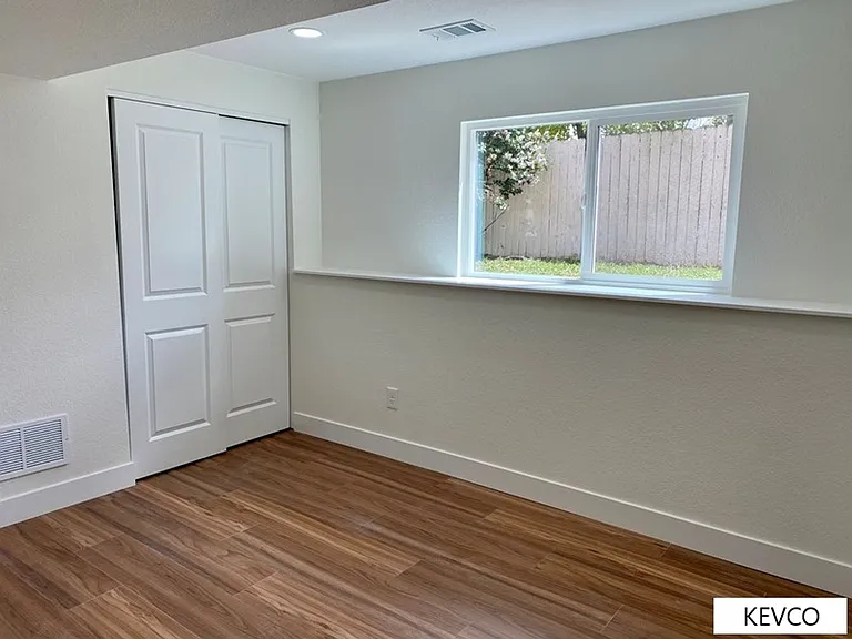 2401 Evergreen Dr — Photo 26