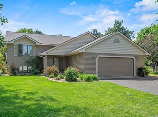 1403 Valley Creek Dr, New Richmond, WI 54017