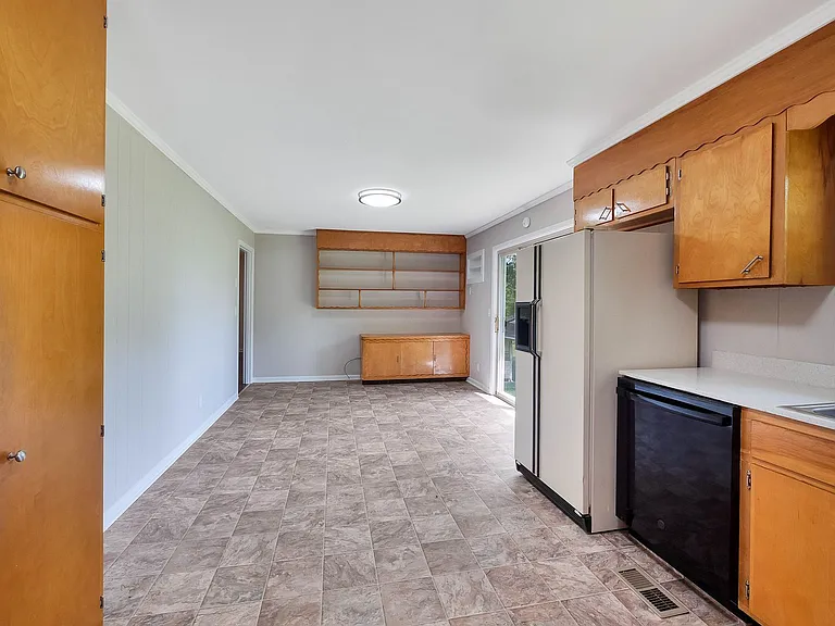 450 Bouton Dr — Photo 7