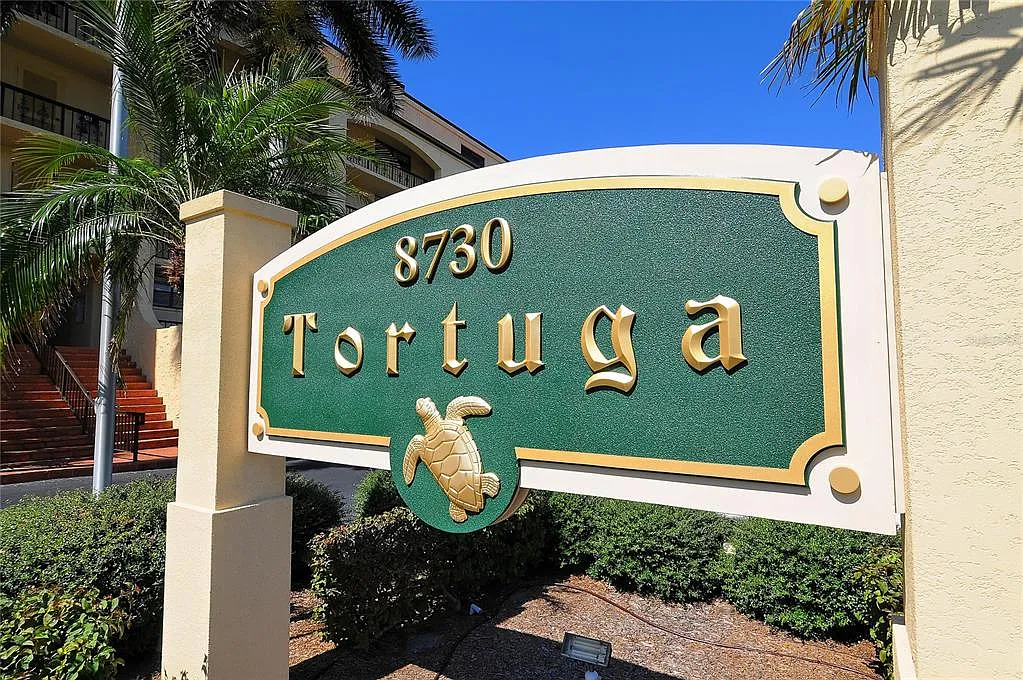2 bed, 2.0 bath, 1012 sqft, $4,750 — Photo 2