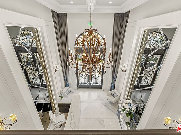 5th image of 1825 Pandora Ave #Penthouse 404