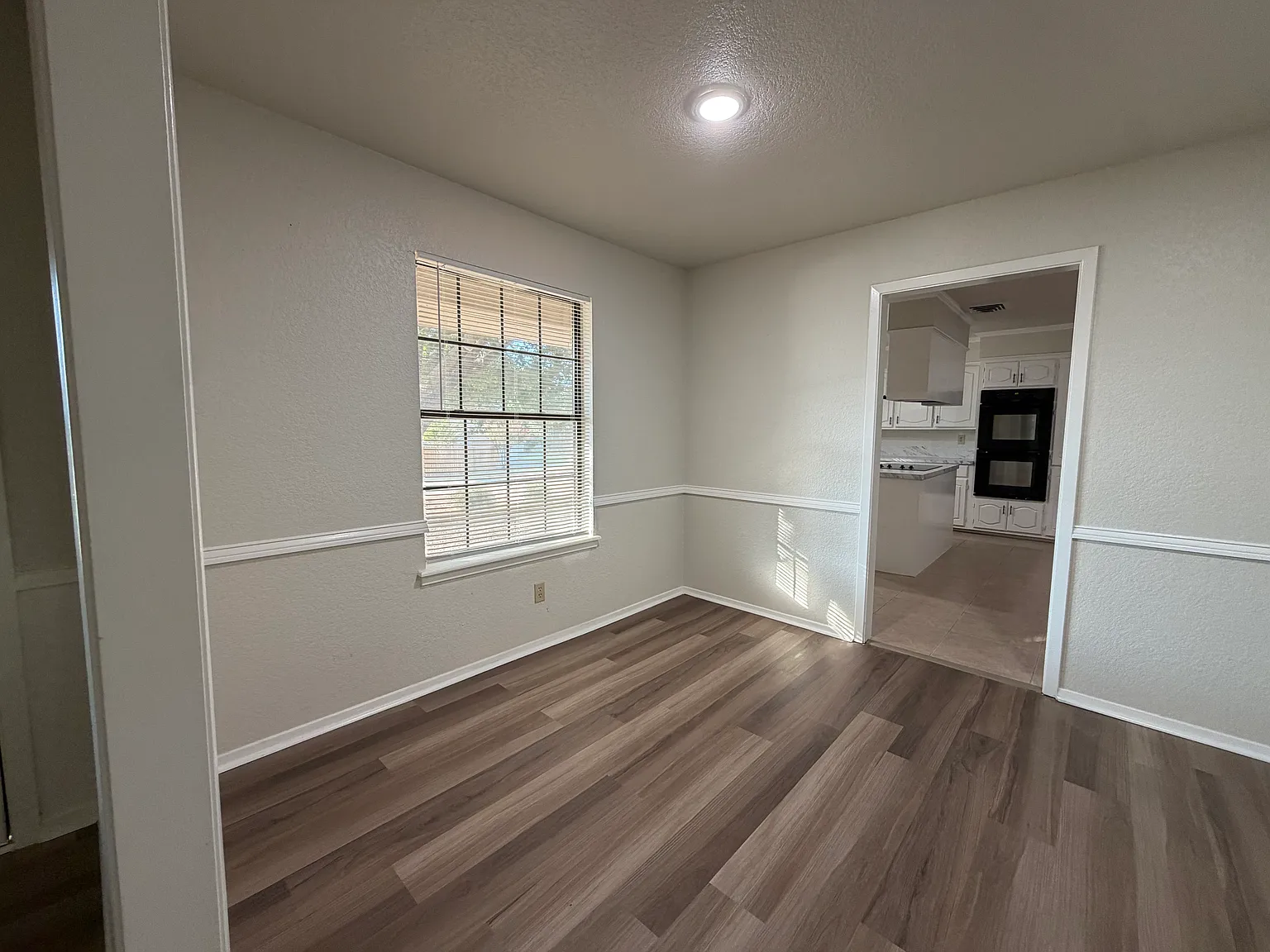 3 bed, 1905 sqft, $2,275 — Photo 4