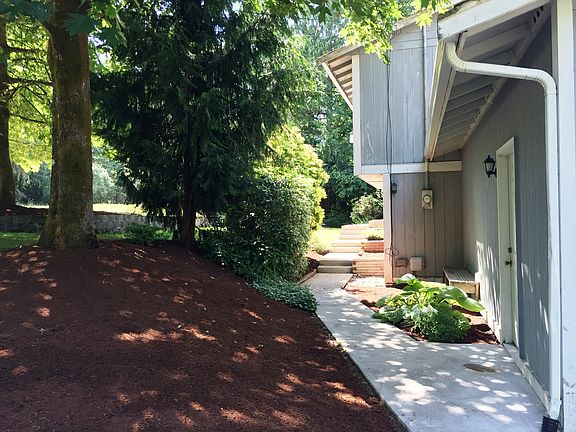 3rd image of 779 Fox Dr