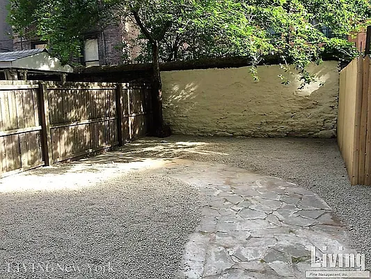 Rented by Living New York | media 9