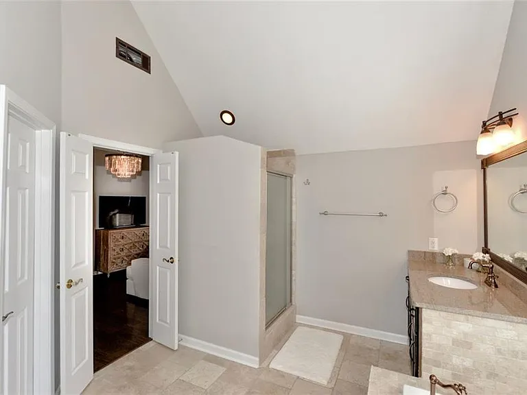 310 Windsor Gate Cv — Photo 42