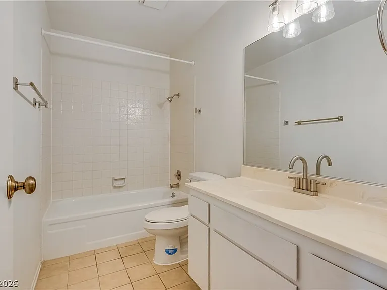 2504 Sidonia Ave — Photo 14