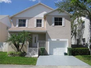 10211 NW 6th St, Pembroke Pines, FL 33026