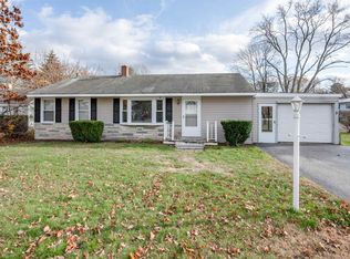 3 Exeter St, Derry, NH 03038