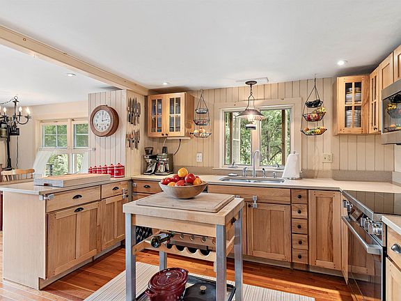 5th image of 1726 Monkton Road