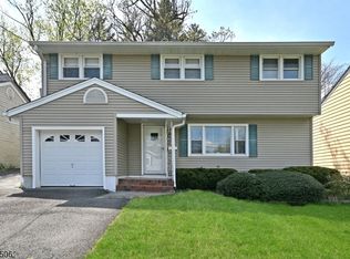 420 Greenwich St, Bergenfield, NJ 07621