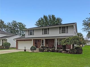 99 Brookdale Dr, Williamsville, NY 14221