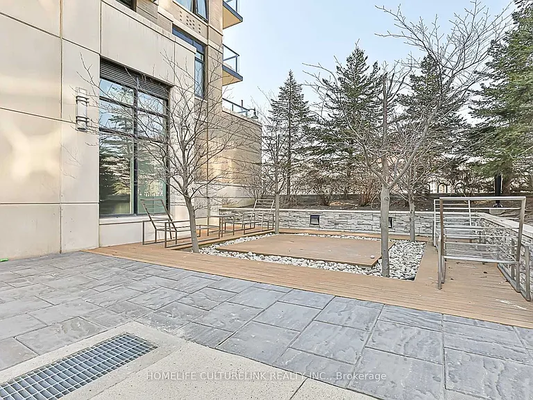 131 Upper Duke Cres #804 — Photo 27