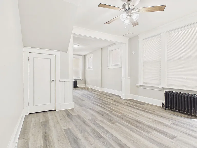 2614 Lexington St — Photo 10