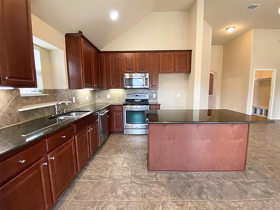 4th image of 2116 Eppright Dr