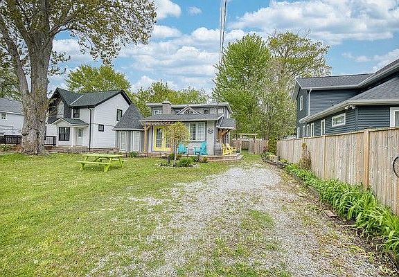 3rd image of 374 Ridgeway Rd