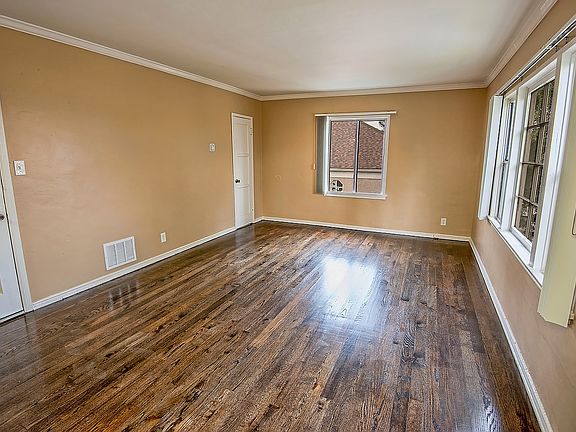 3rd image of 506 N Normandie Ave #512-1