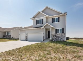 895 NE Addison Dr, Waukee, IA 50263