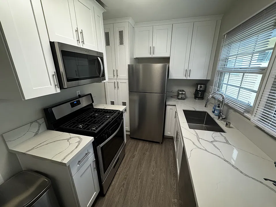 13808 Moorpark Streetunit #B