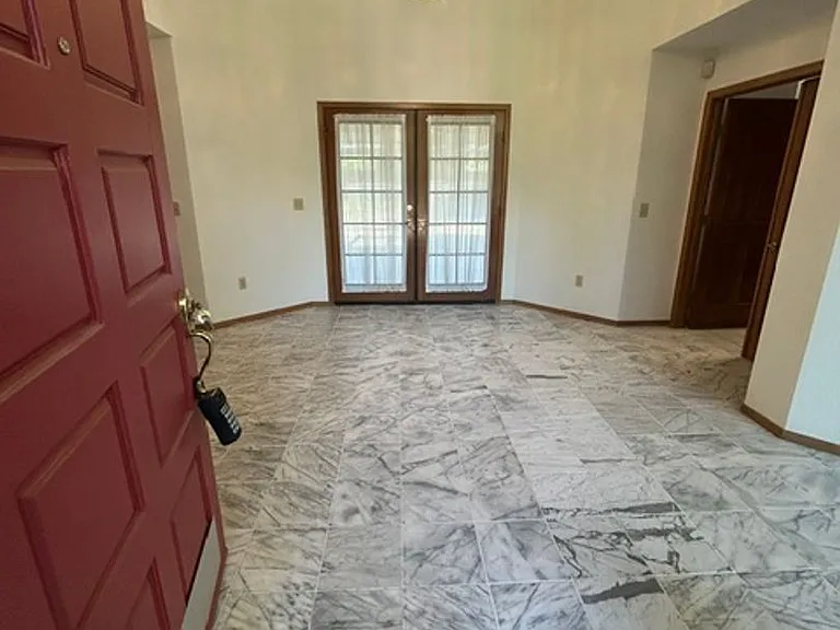 5730 W Laura Ct — Photo 4