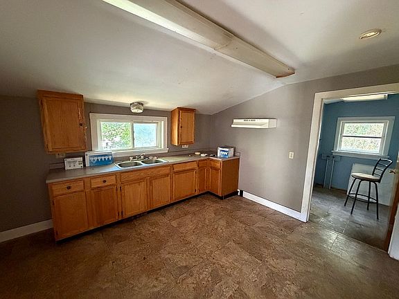 3rd image of 174 Pre Emption Rd