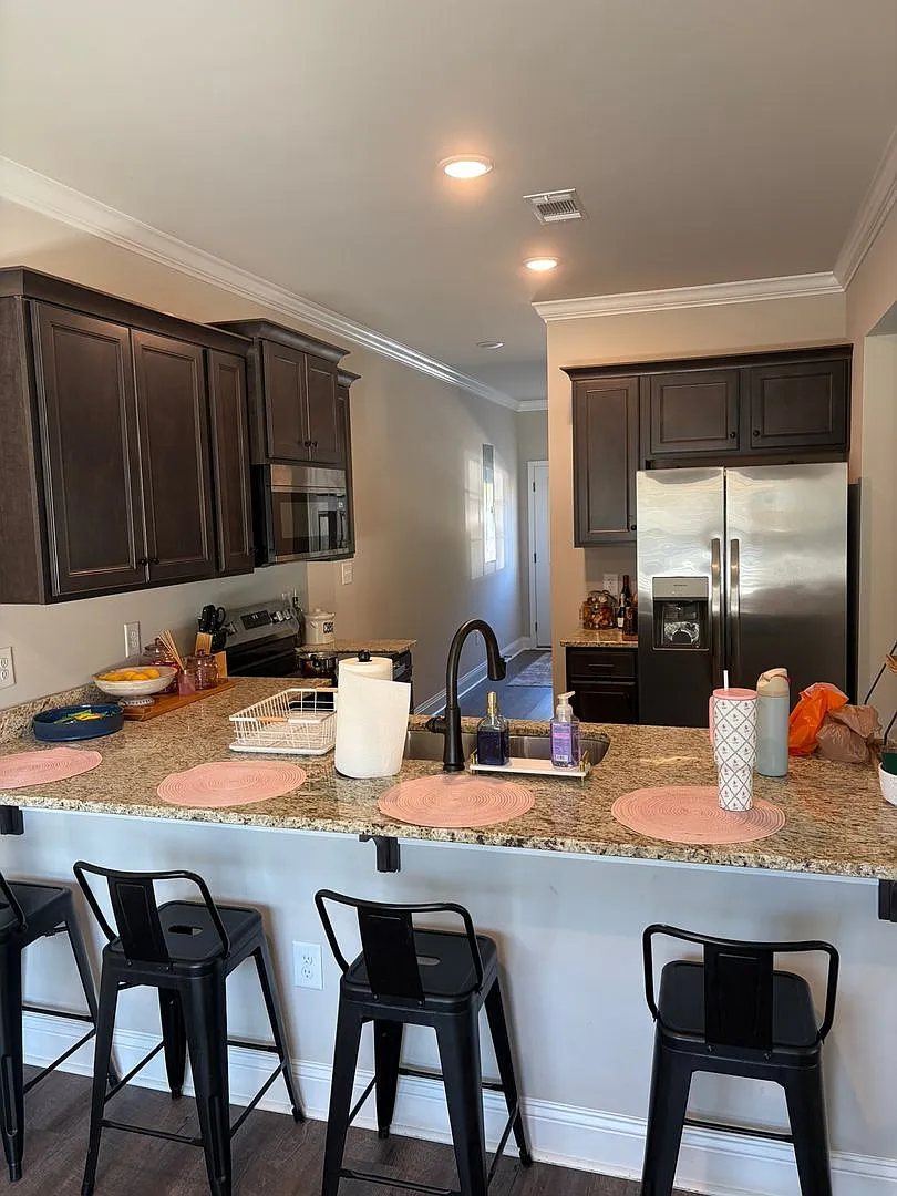 4 Bedroom 4 Bathroom Pre-Leasing for 2027 — Photo 4