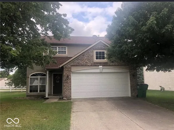 6695 Wimbledon Dr, Zionsville, IN 46077