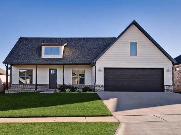 901 Petit Jean St, Prairie Grove, AR 72753