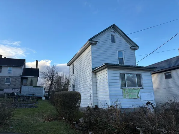 505 Mountain Ave, Portage, PA 15946