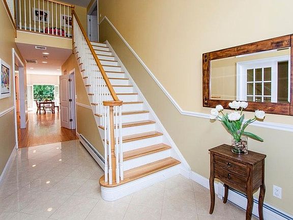 2-Story Entry Foyer