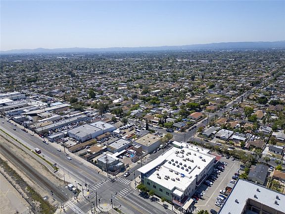 2nd image of 10615 San Fernando Rd