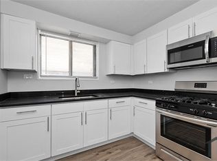 3137 W 41st St APT 1B, Chicago, IL 60632