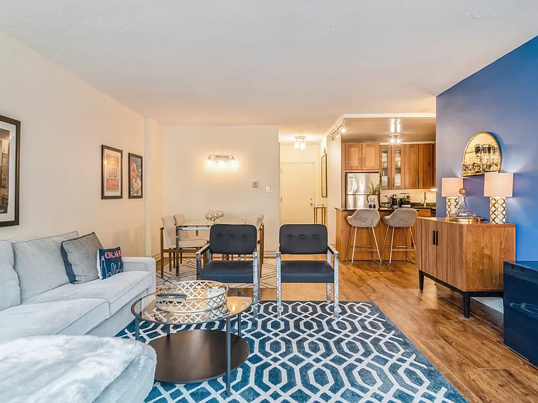 2930 N Sheridan Rd #202 — Photo 11