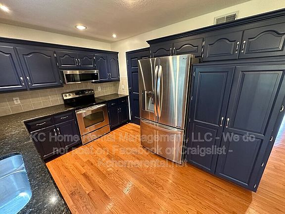 5th image of 8022 Hall St