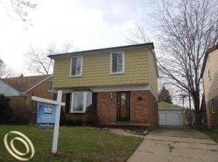 8696 E Forteen Mile Rd, Warren, MI 48093