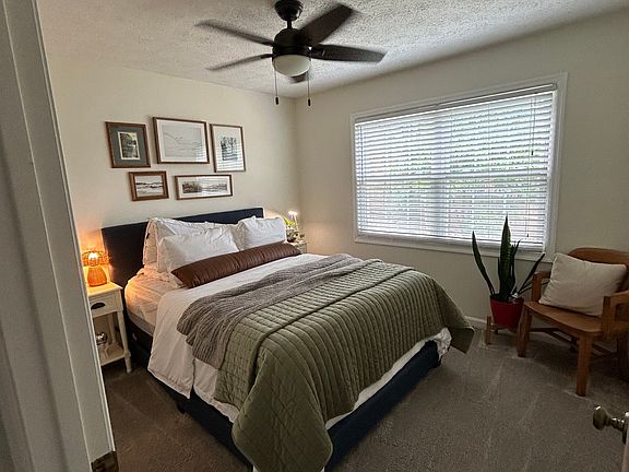 3rd image of 596 Westchester Cir
